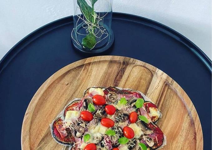 Aubergine pizza