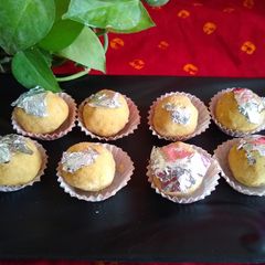A picture of Besan ladoo.
