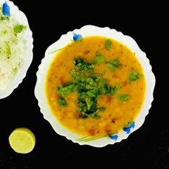 Lahsuni dal Tadka A picture of Lahsuni dal Tadka.