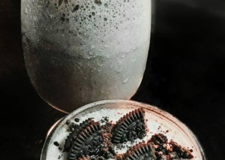 Recipe: Delicious Oreo Milkshake