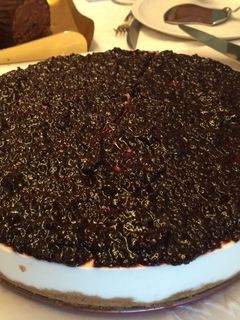 Una foto de Tarta de Mousse de Mascarpone y mermelada de Arándanos