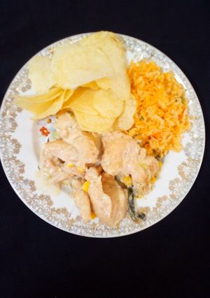 Una foto de Pollo a la Crema con Rajas y Elote (El Indio Tecolote)