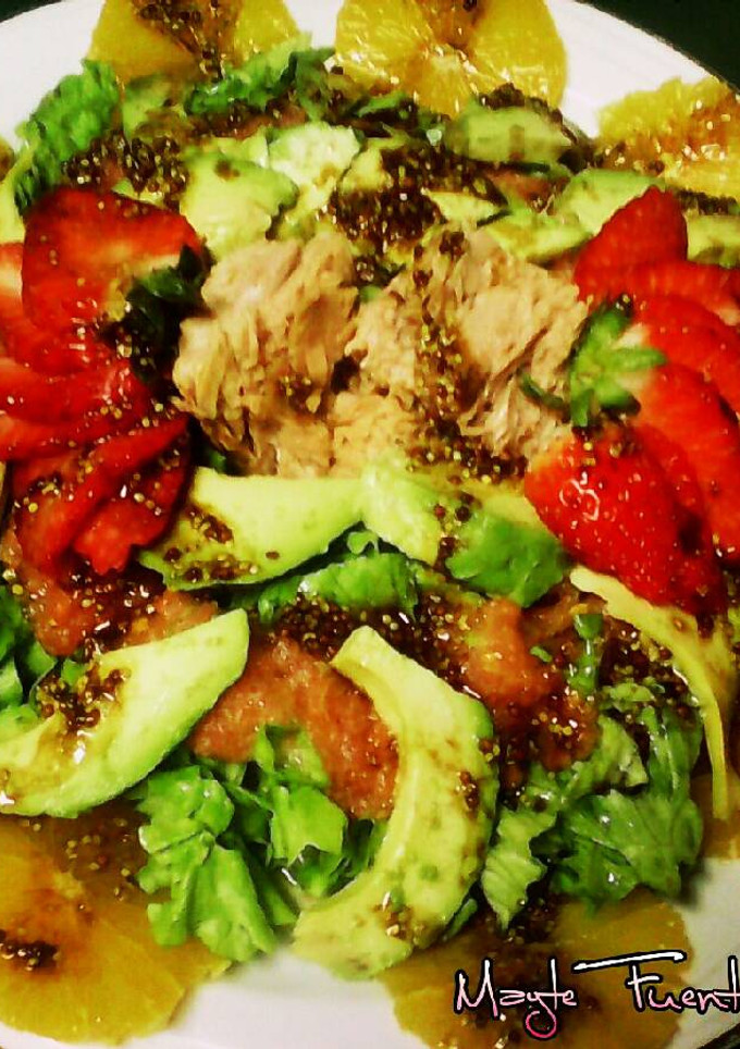 Una foto de Ensalada primaveral con vinagreta de soja y mostaza