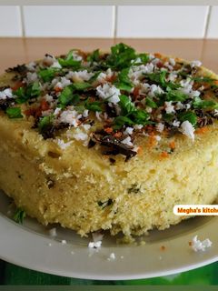 पौष्टीक रवा ढोकळा (paushtik rava dhokla recipe in marathi) रेसिपी चे मुख्य फोटो 
