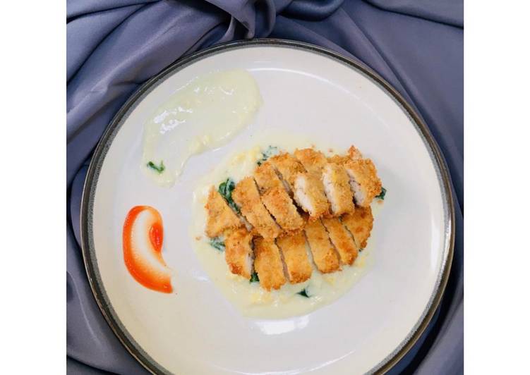 Chiken katsu with creamy cheese spinach