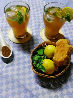 गुड़ का शरबत (gud ka sharbat recipe in hindi) रेसिपी मुख्य फोटो