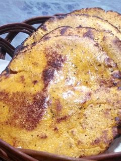 मक्के की रोटी (Makke ki Roti recipe in Hindi) रेसिपी मुख्य फोटो