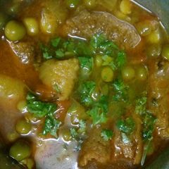A picture of Bhaji pakore or peas ki sabzi.