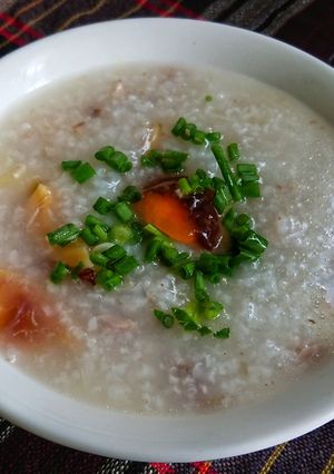 Hình của món Cháo trứng bắc thảo.