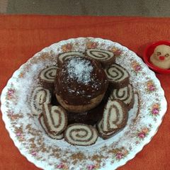 A picture of Coconut pina rolls.