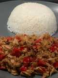Atún salteado con cebolla y pimiento