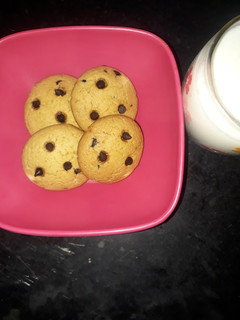 A picture of Choco chip Cookies.