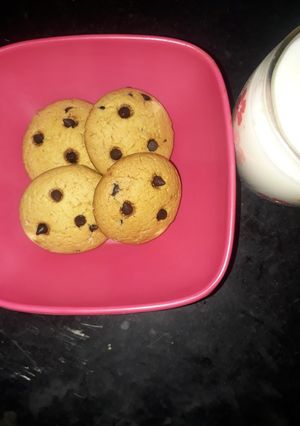 A picture of Choco chip Cookies.