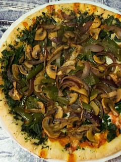 Una foto de Pizza saludable con verduras al microondas