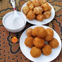A picture of Ghanian Yam balls.