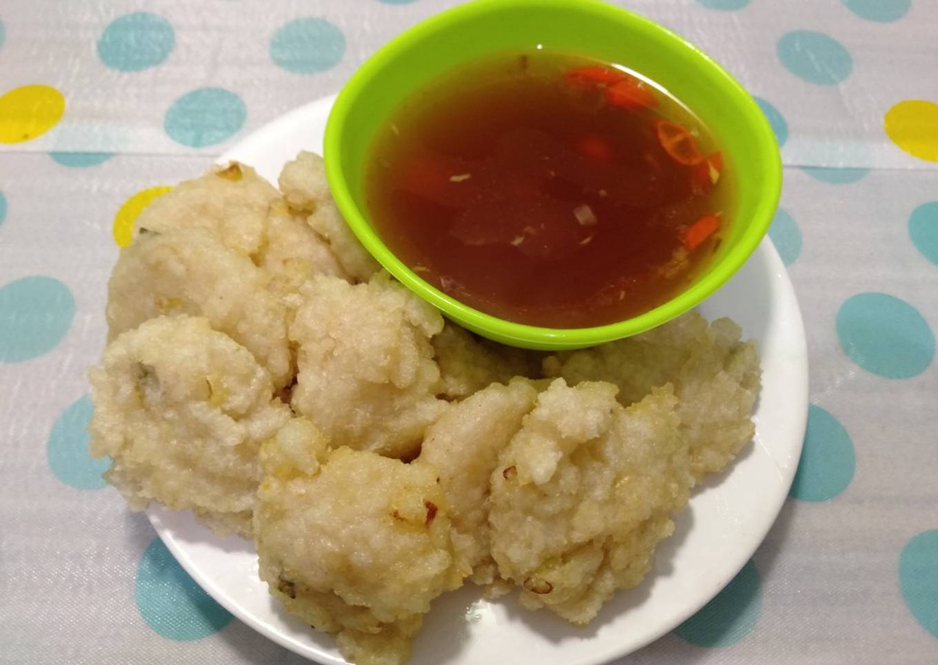 Nasinya garing diluar, lembut didalam, enak 👍😉