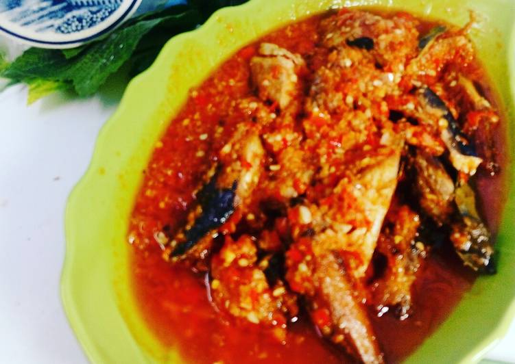 Pindang tongkol balado