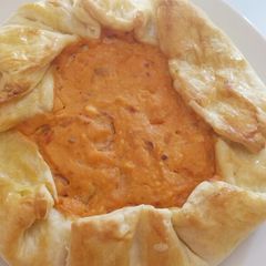 Ricotta, sun-dried tomato and prawn pie A picture of Ricotta, sun-dried tomato and prawn pie.