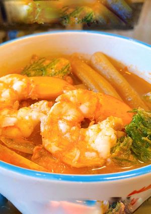 รูปของ แกงส้มชะอมกุ้งสายบัว
