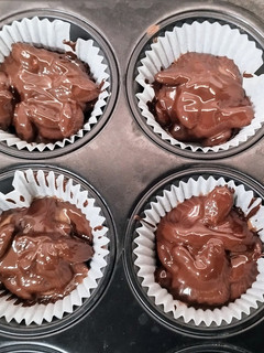 Una foto de Torta de chocolate crujiente con sorpresa