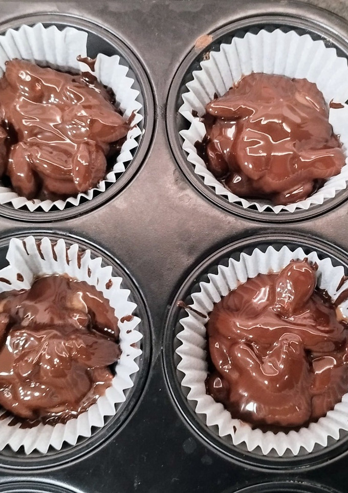 Una foto de Torta de chocolate crujiente con sorpresa