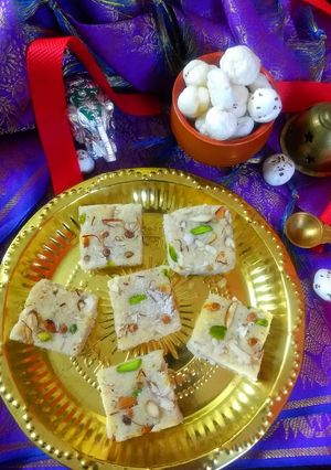 A picture of Makhana Burfi.