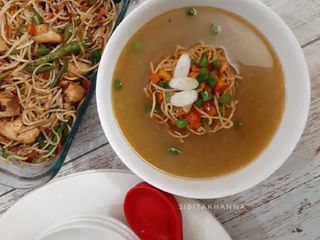 Manchow Soup / Veg soup topped with Crispy fried noodles