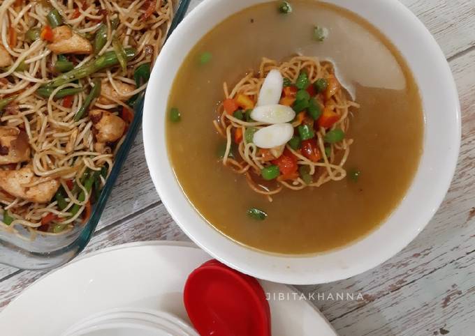 Recipe of Quick Manchow Soup / Veg soup topped with Crispy fried noodles