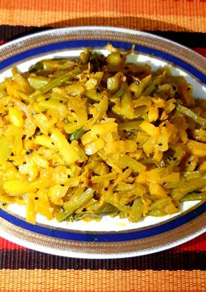 ব্রকলির ডাটা ভাজি রেসিপির প্রধান ছবি