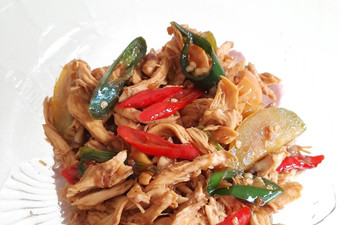 Bagaimana Menyiapkan 15. Ayam Suwir Kecap Gurih Kekinian