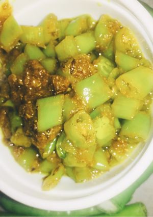 A picture of Khatti meethi Mirchi.
