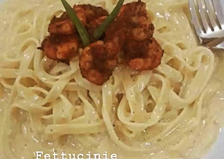 Spaghetti Fettucinie carbonara / spaghetti creamy