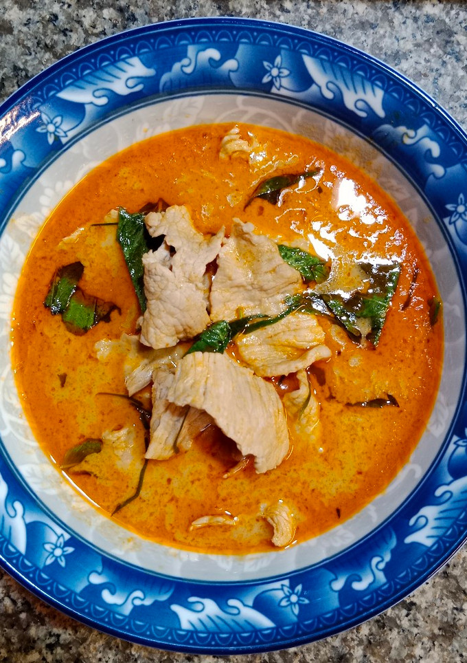 A picture of Panaeng Curry with Pork.