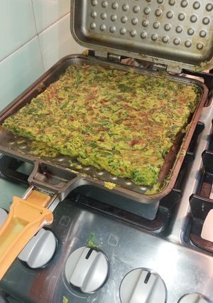 Una foto de Tortilla de espinaca y zanahoria Vegana