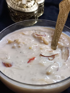 ચોખા ની ખીર (Chokha Kheer Recipe In Gujarati) રેસીપી મુખ્ય ફોટો