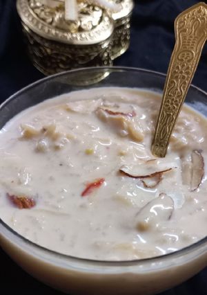 ચોખા ની ખીર (Chokha Kheer Recipe In Gujarati) રેસીપી મુખ્ય ફોટો