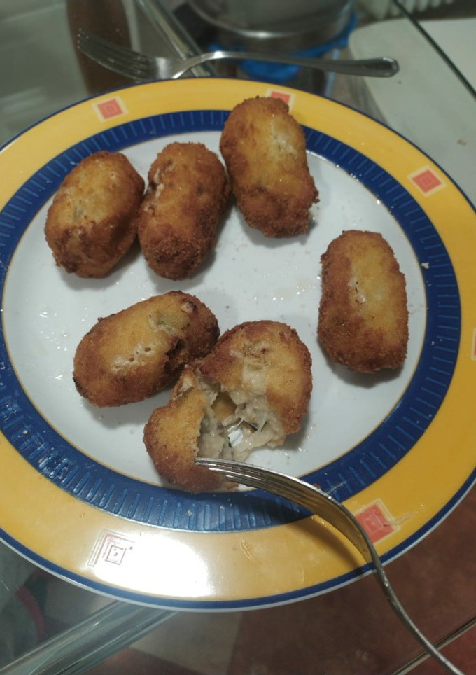 Una foto de Croquetas de pollo y calabacín