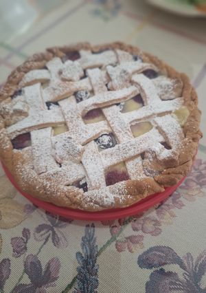 Foto di Crostata con Crema Pasticcera e Frutti di Bosco