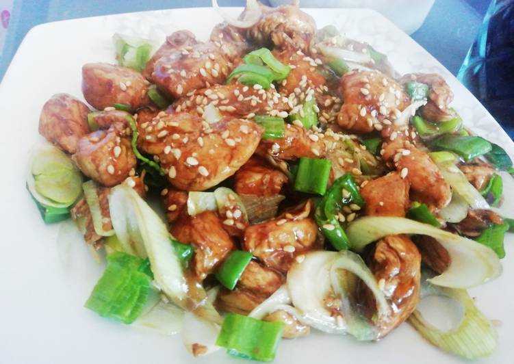 Trozos de pollo a la soja china