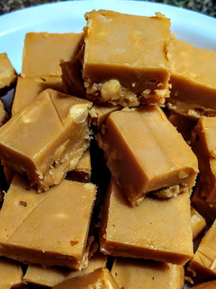 Una foto de FUDGE CREMOSO De Mantequilla de🥜Maní con Maní...!😍