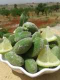 لوز اخضر
