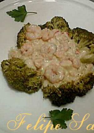 Foto principal de Brócoli con rape y gambas en bechamel