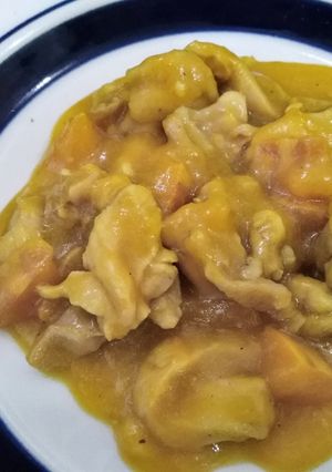 Una foto de Trocitos de pollo con calabaza y crema de calabaza
