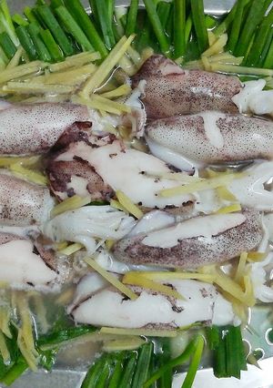 Hình của món Mực hấp gừng.