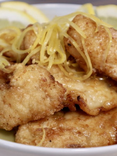 Una foto de Pollo al limón estilo chino