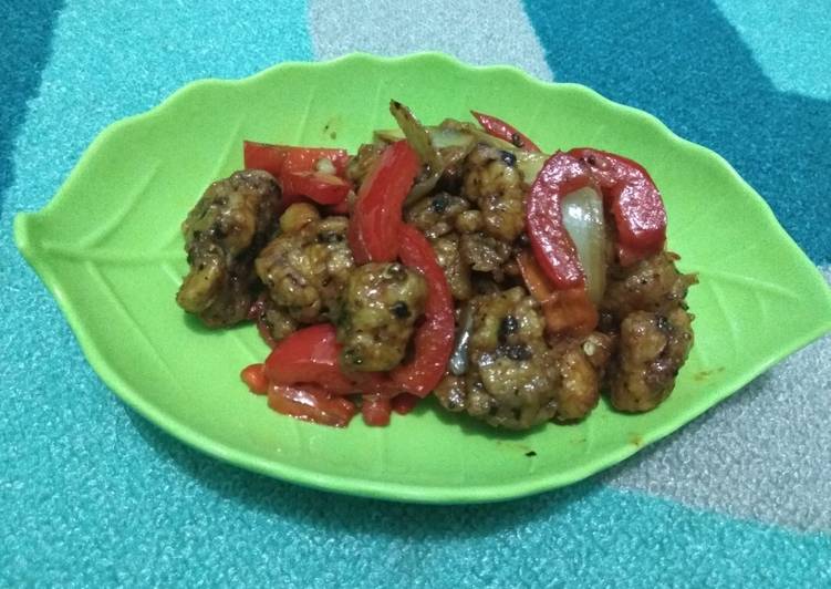 Chicken black pepper with paprika