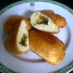 A picture of Roti goreng isi.
