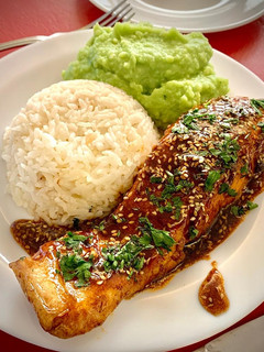 Una foto de Salmón en salsa teriyaki