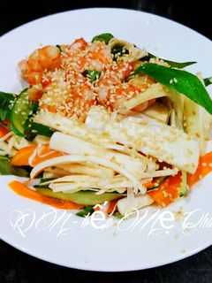Hình của món Gỏi cổ hủ dừa trộn tôm.