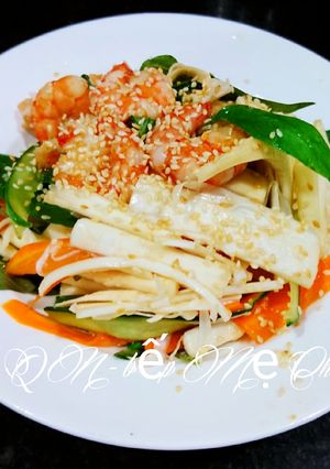 Hình của món Gỏi cổ hủ dừa trộn tôm.